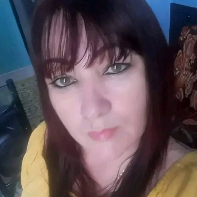Migdalia, 49
