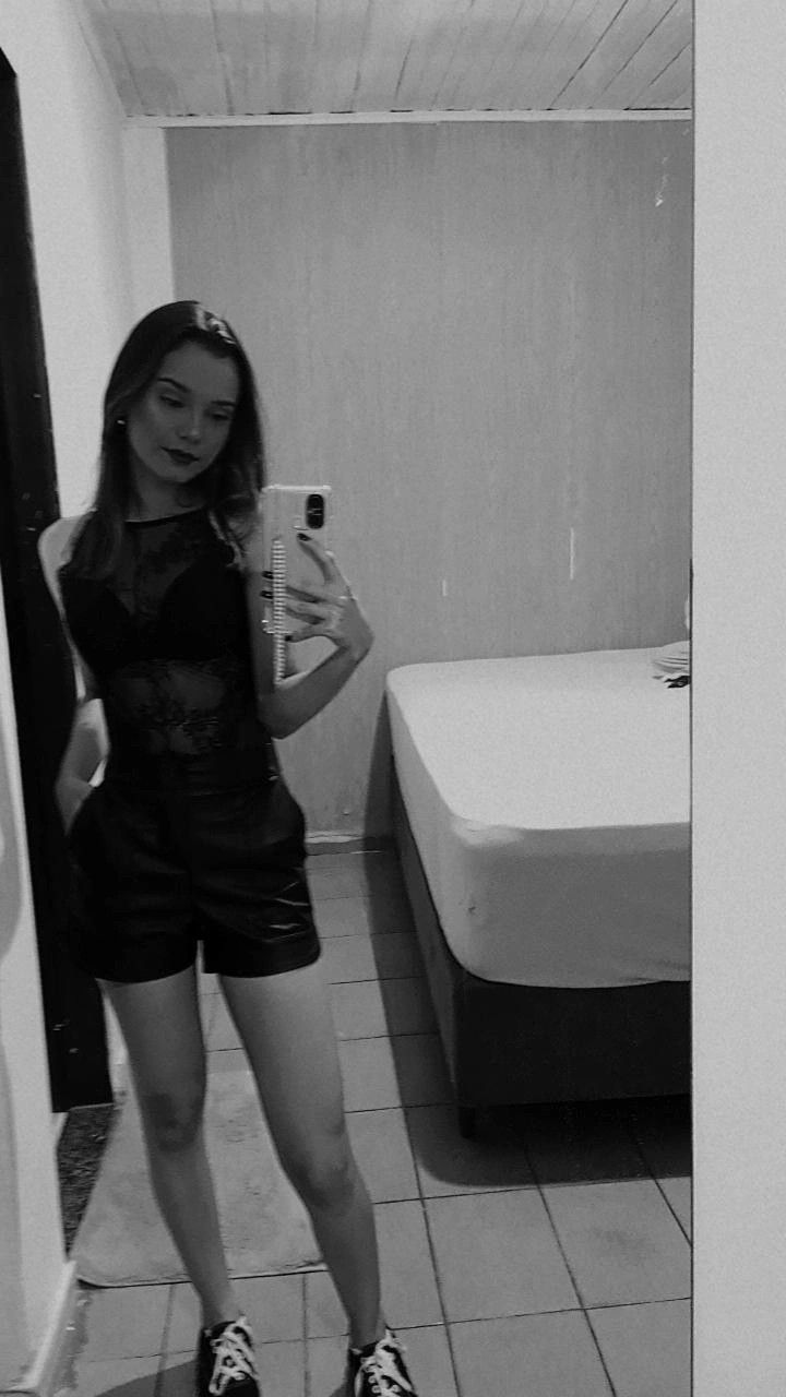 Sara, 19
