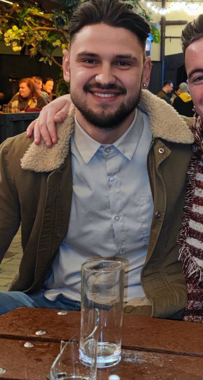 Andrei, 27