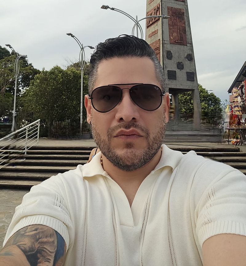 Ronald, 41