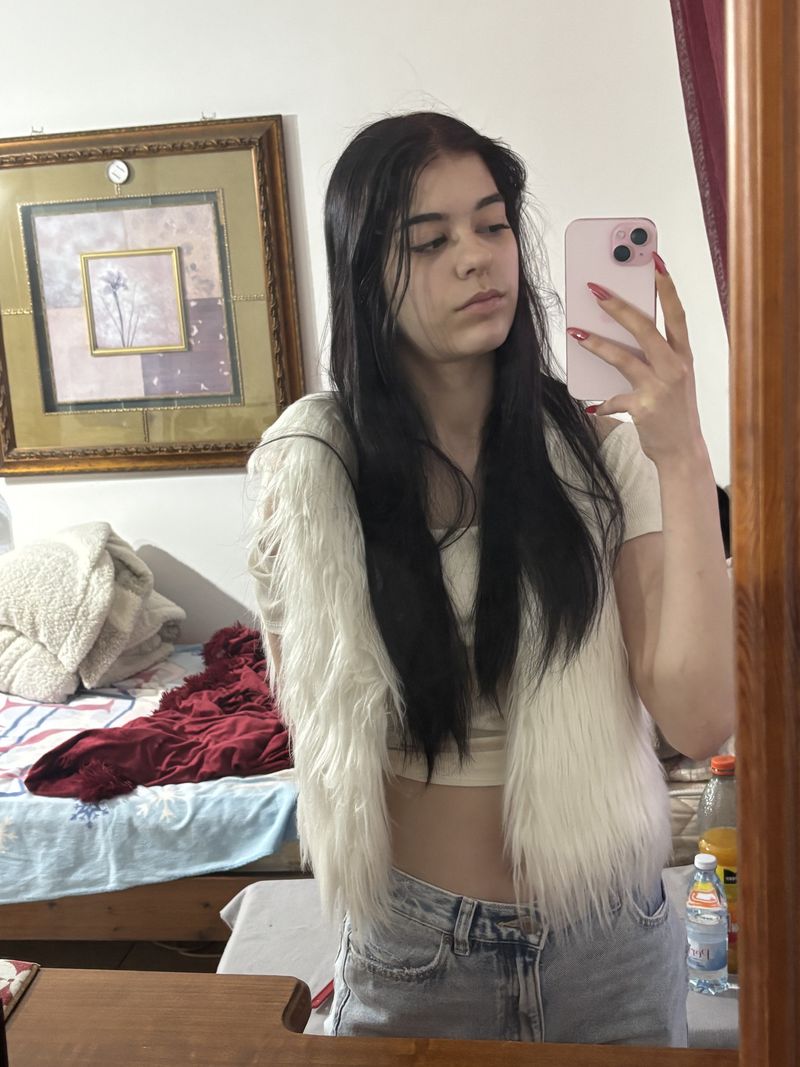 Mădălina, 18