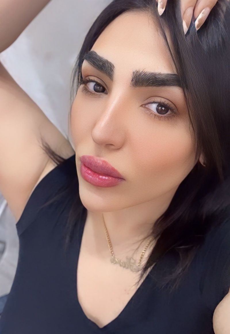 Sara, 36