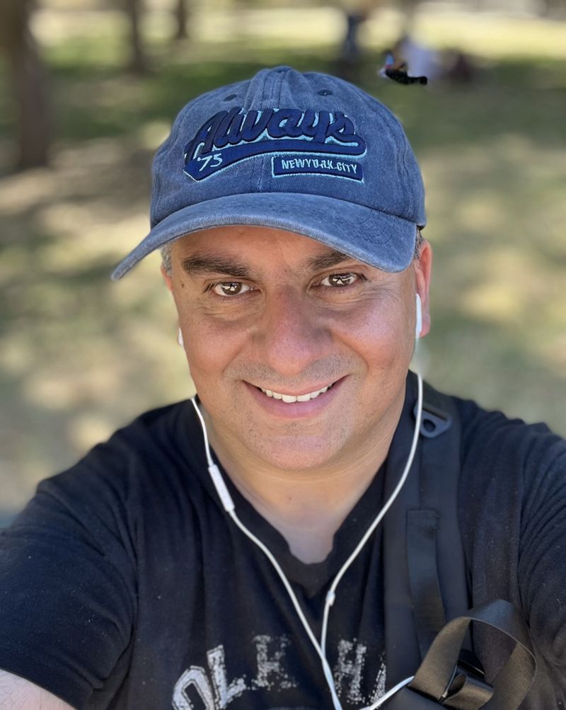 Andres, 46