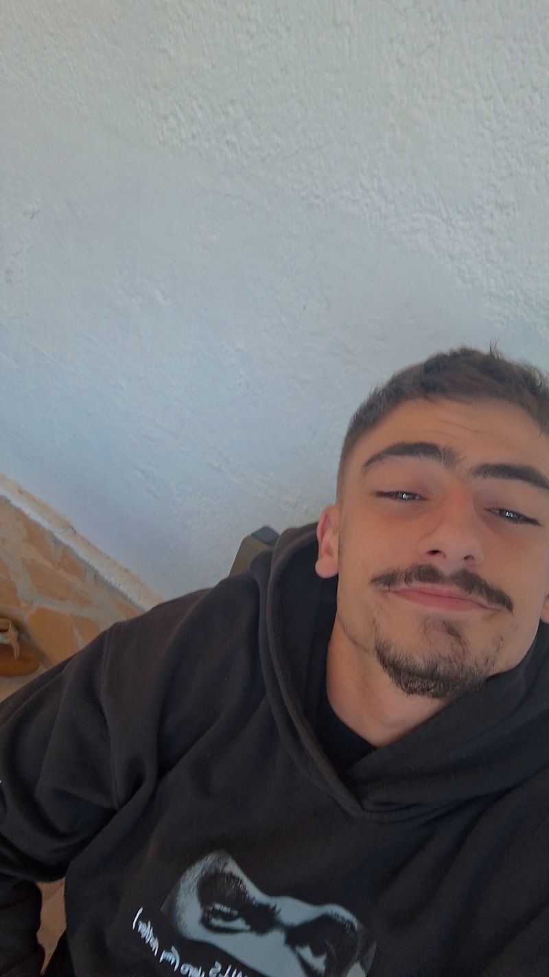 Ruan, 22