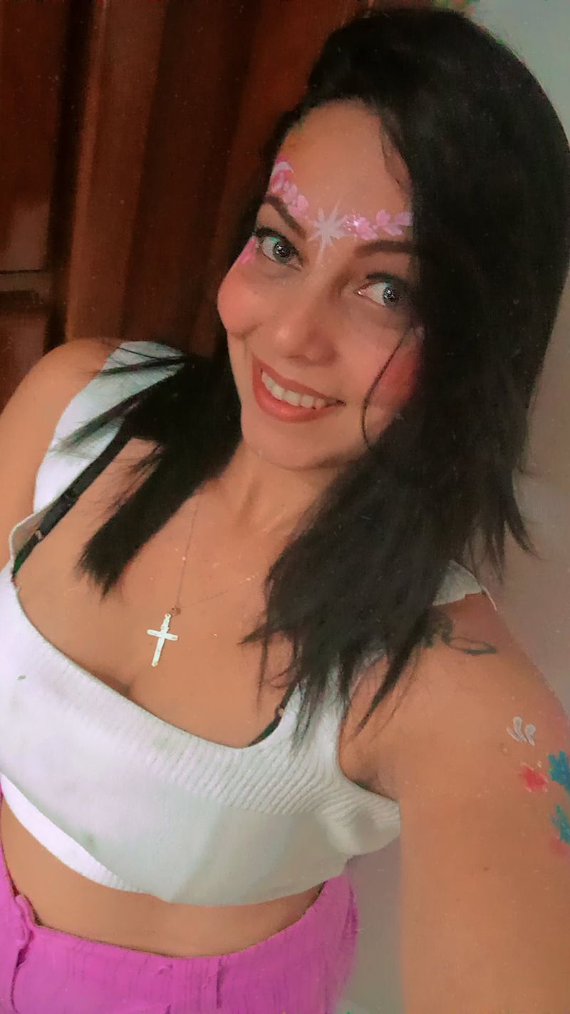 Juliana, 26