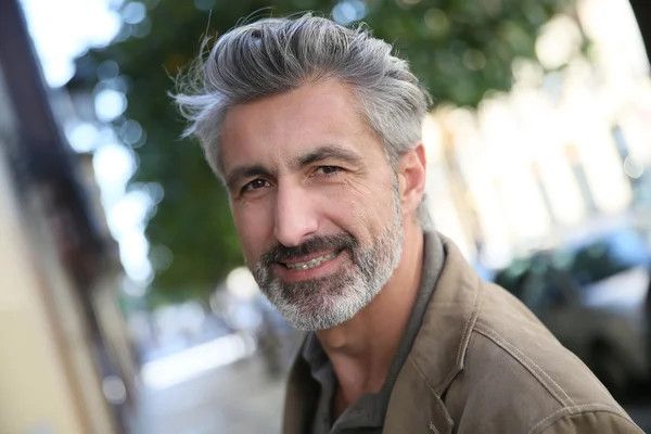 Jhon, 48