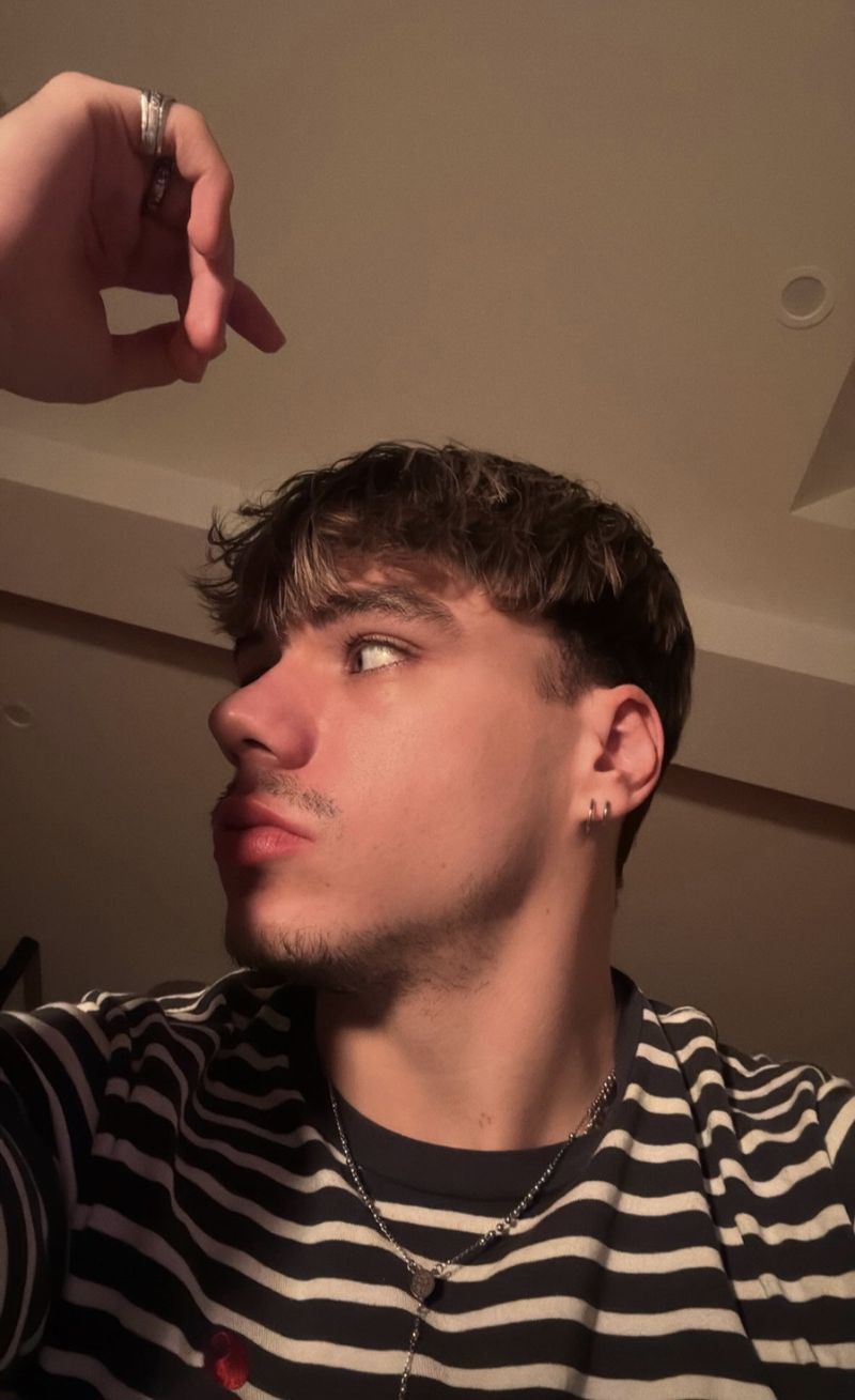 Joaquin, 22