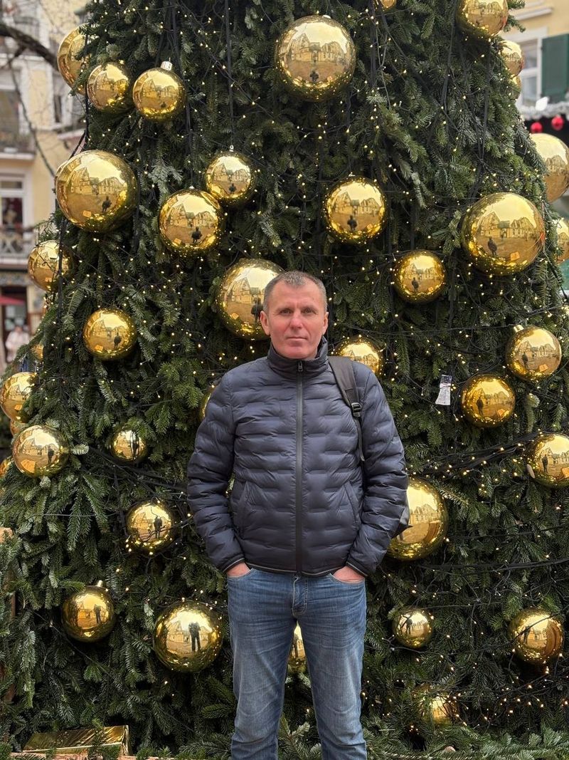 Vlad, 49