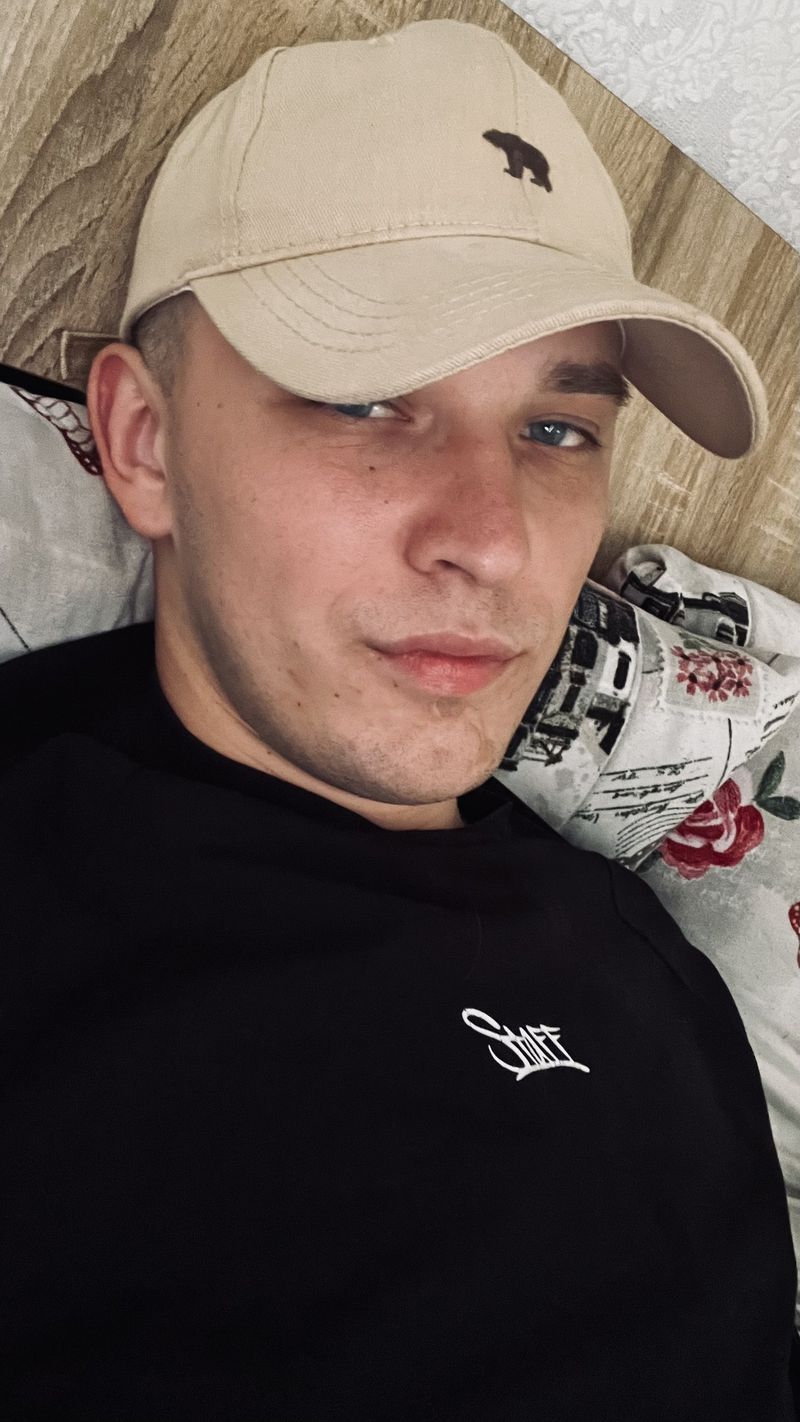 Serhii, 25