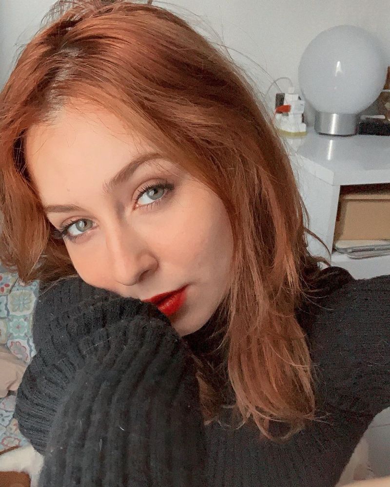 Angelina, 26