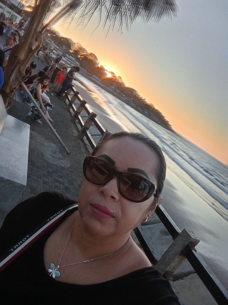 Yaneth, 46