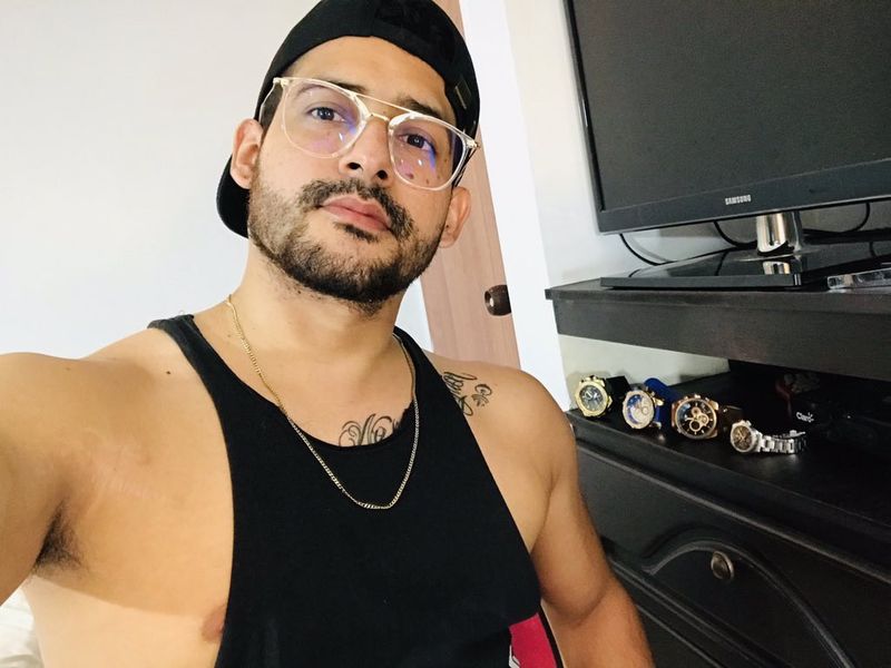 Jonathan, 37