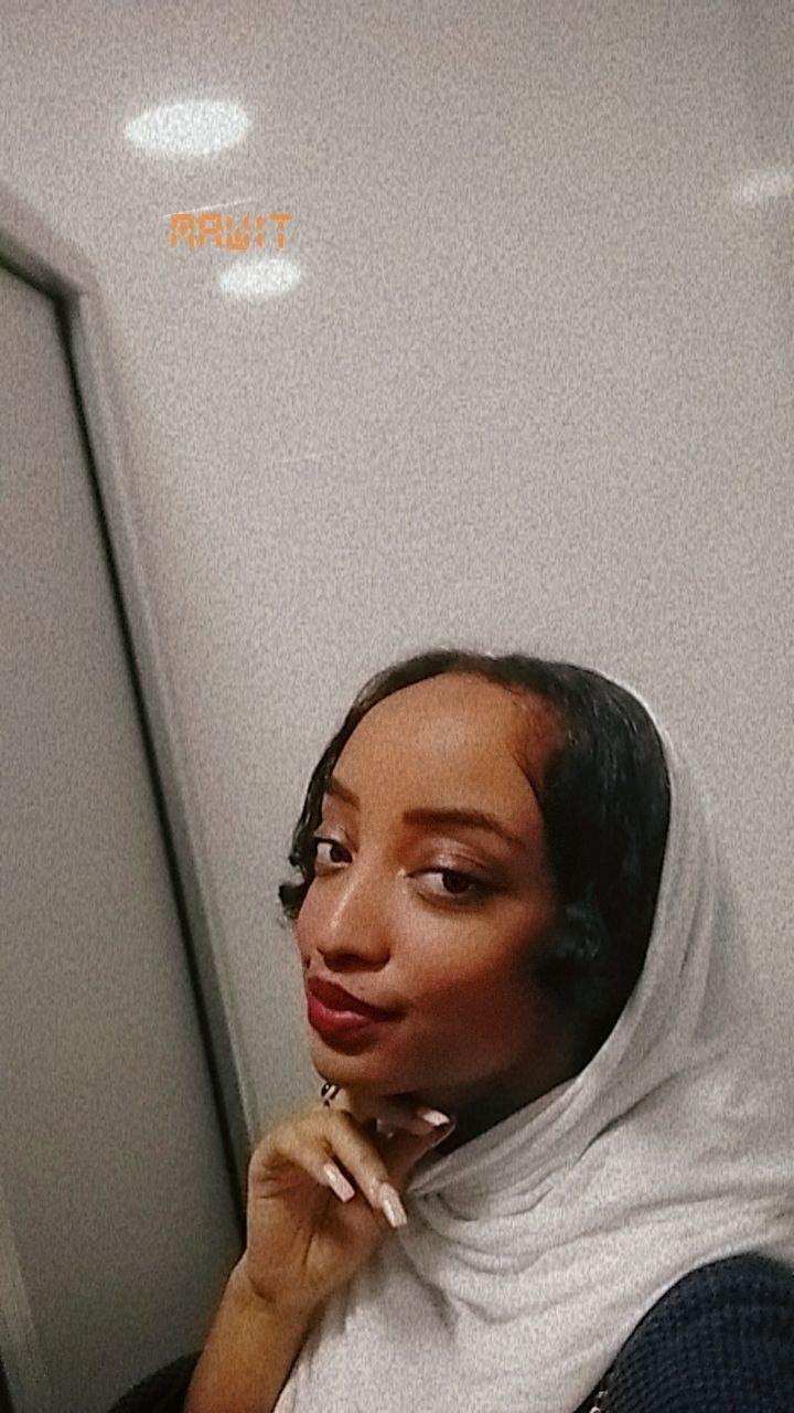 Marianne, 24