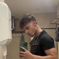 Junior, 20