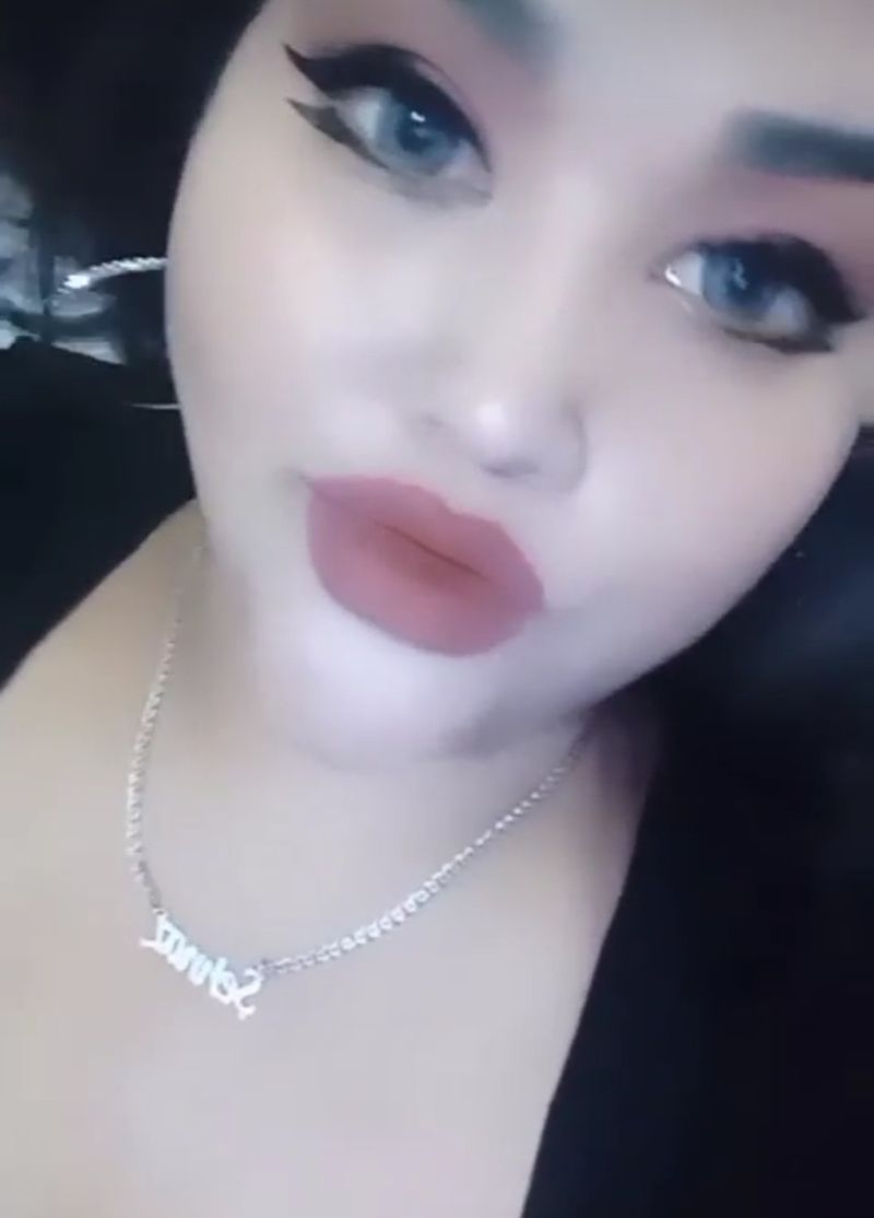 Nilufar, 28