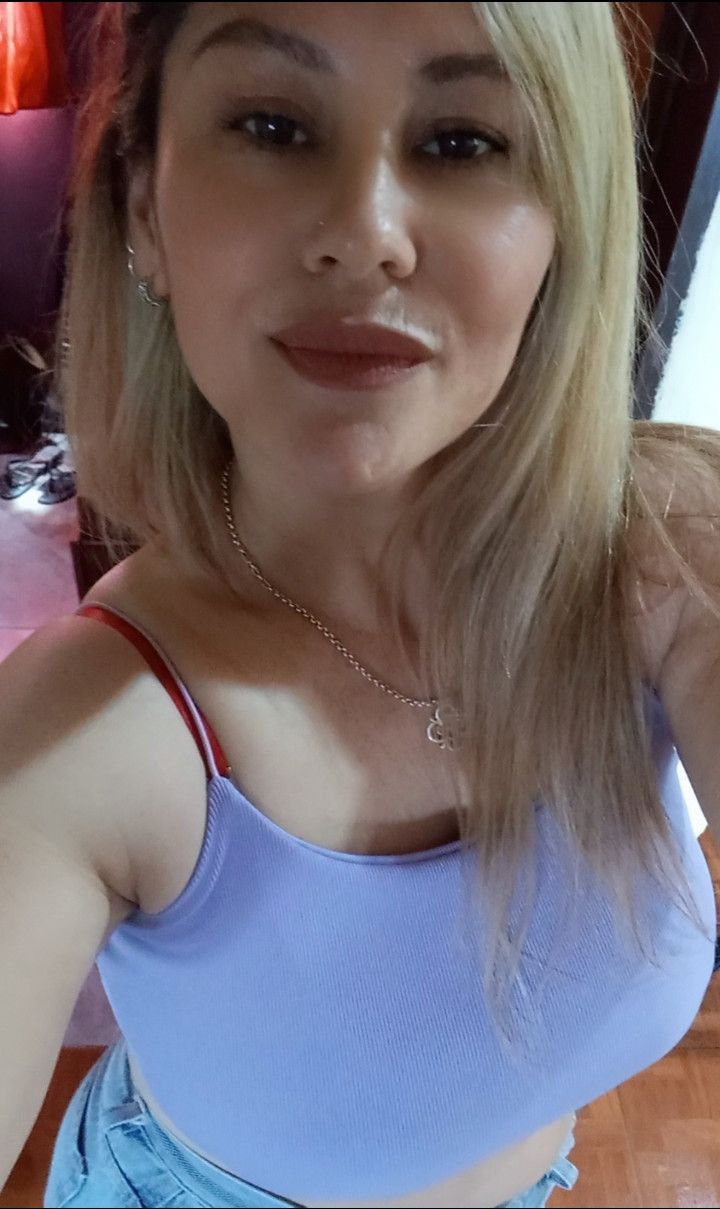Elena, 47