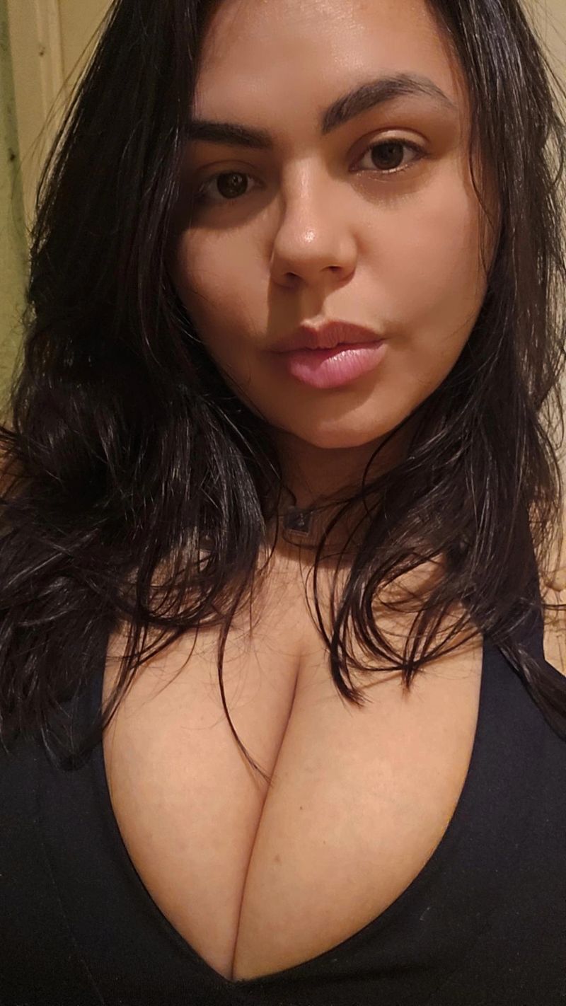 Samantha, 29