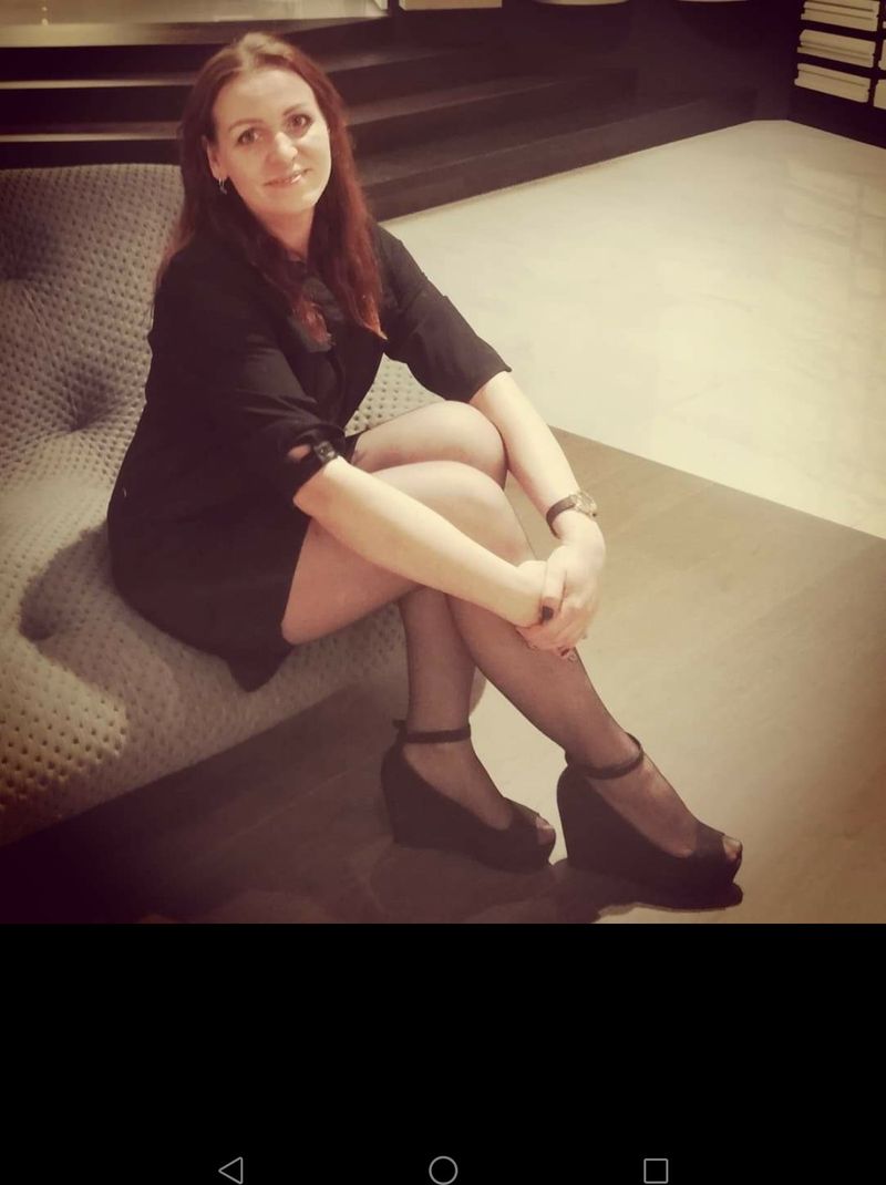 Anna, 42