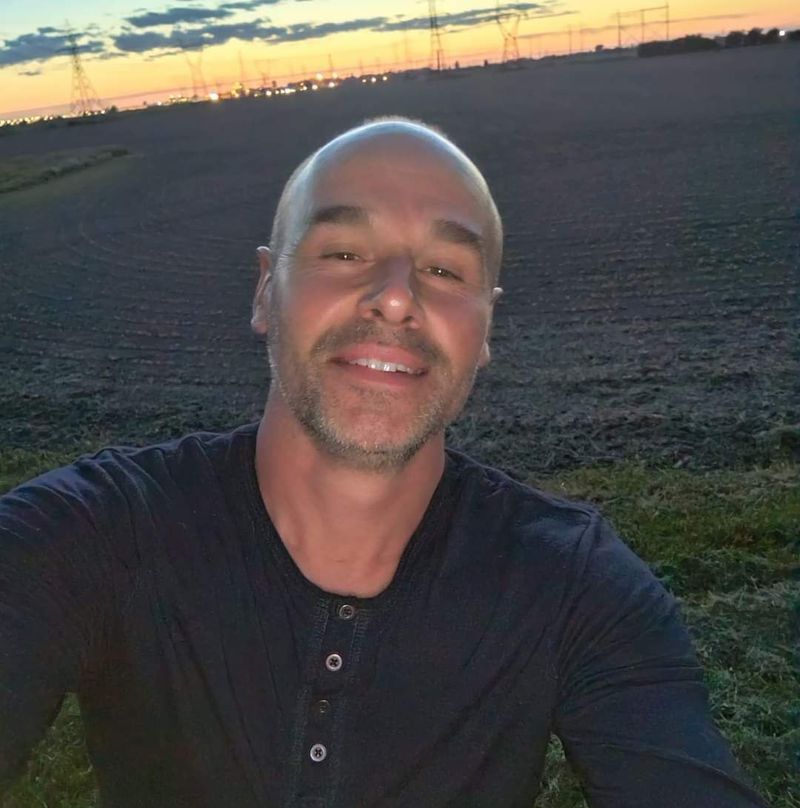 Stéphane, 53