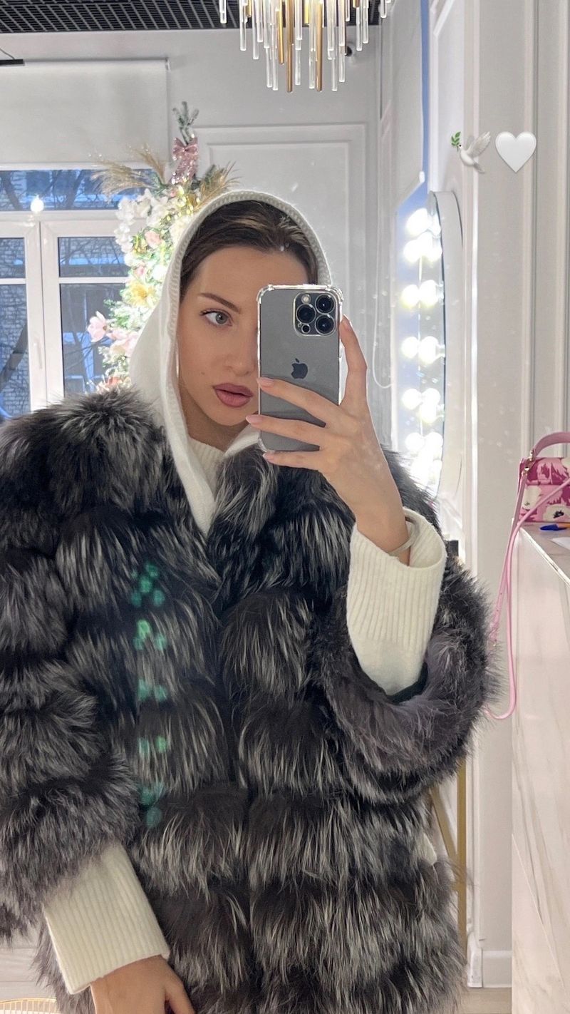 Настя, 23