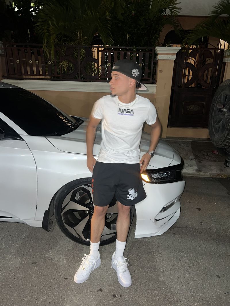 Alex, 26
