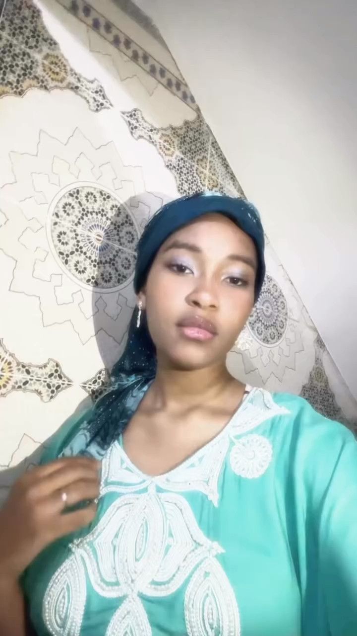 Salma, 18
