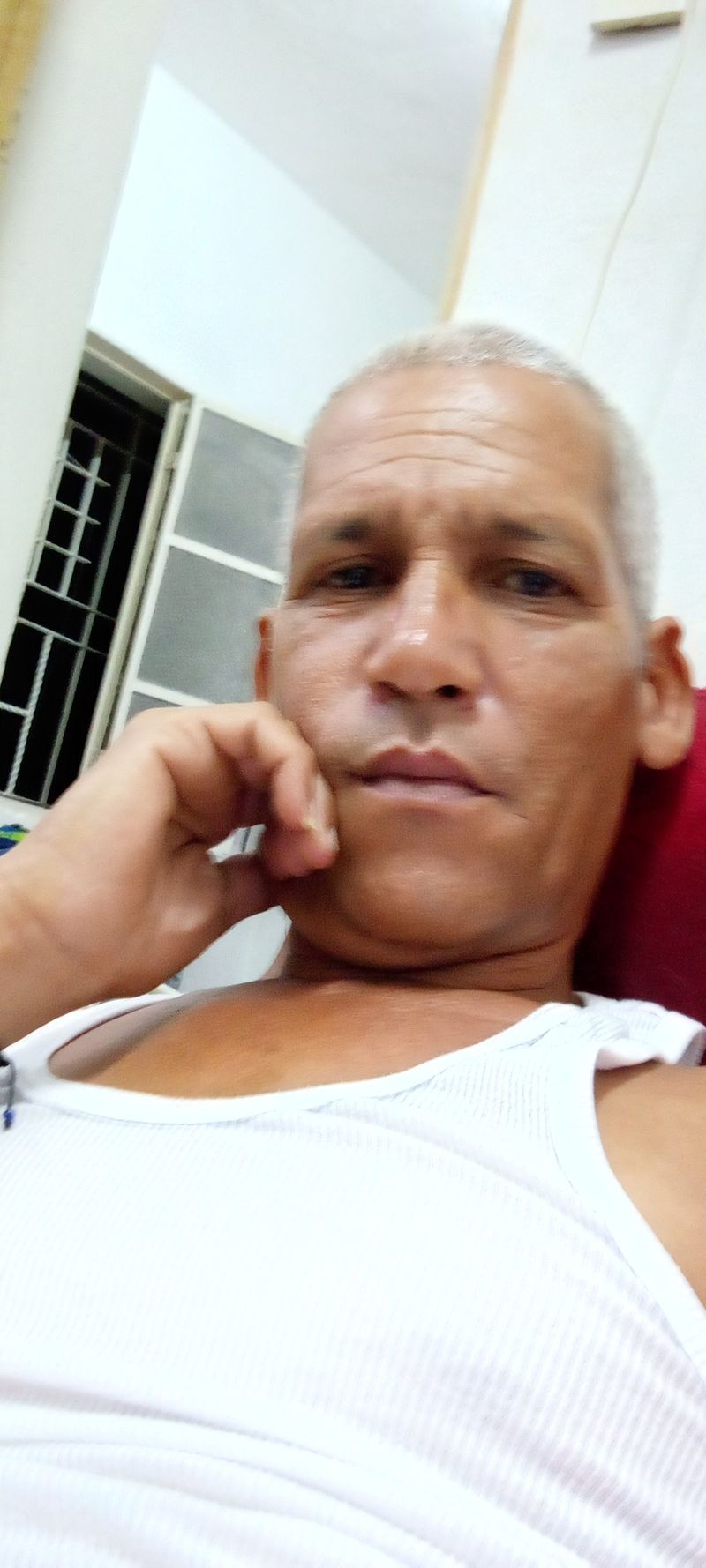 Eduardo, 53