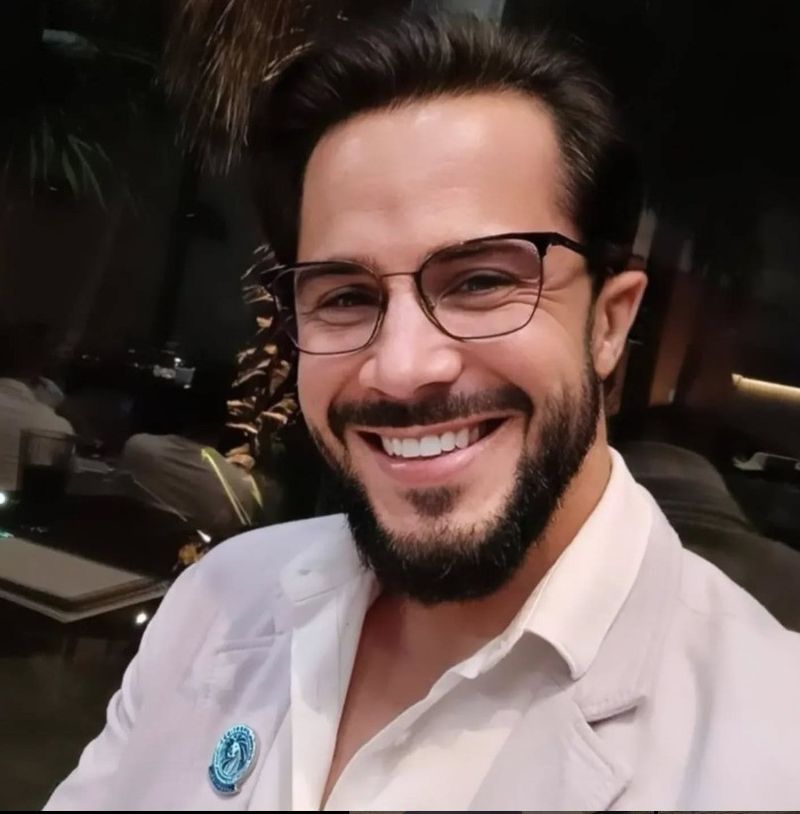 Tiago, 37