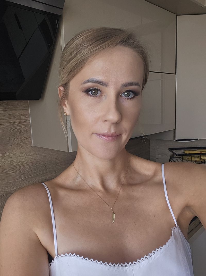 Karolina, 35