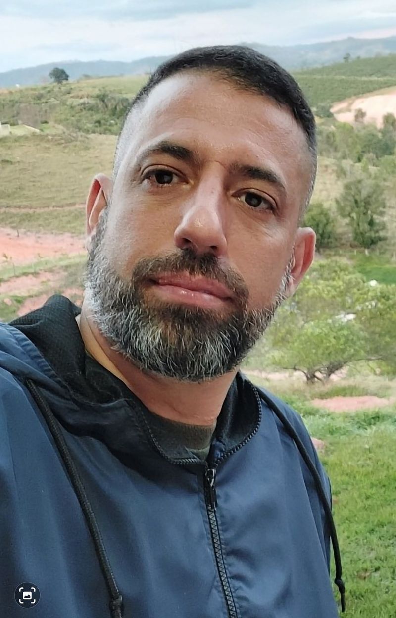 Luiz, 51