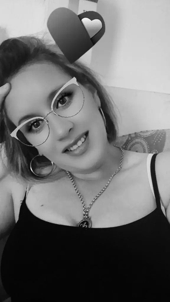 Laura, 38