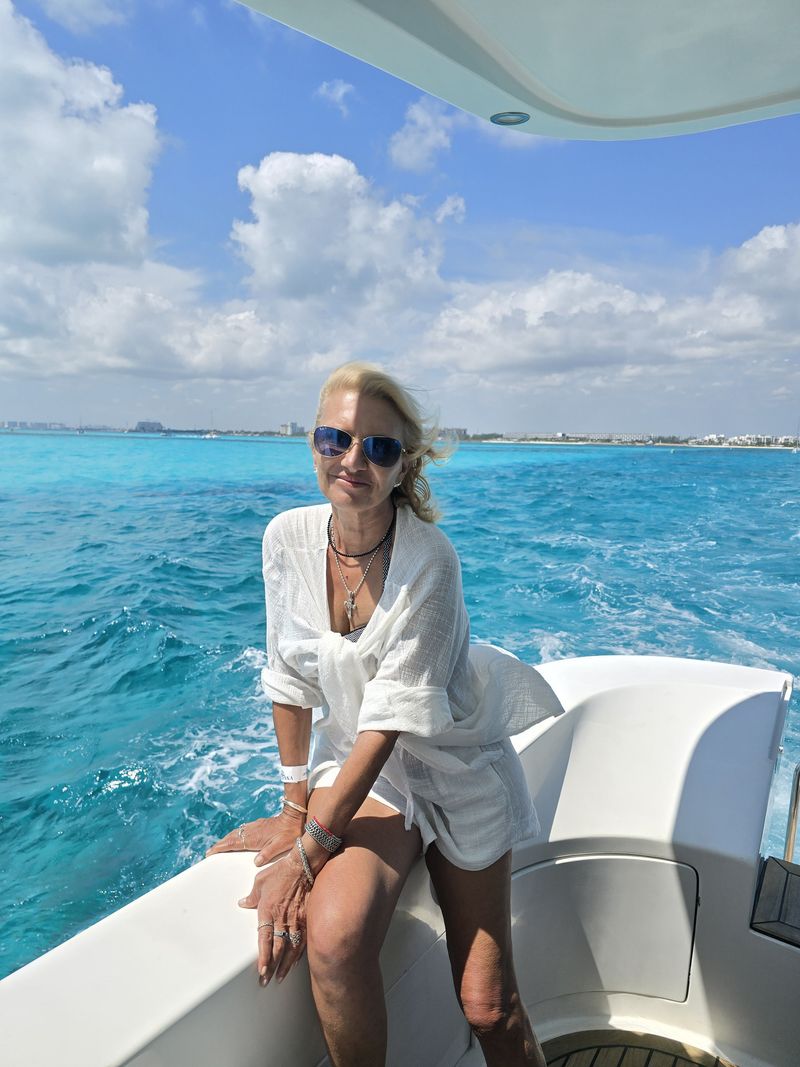 Fabiana, 54