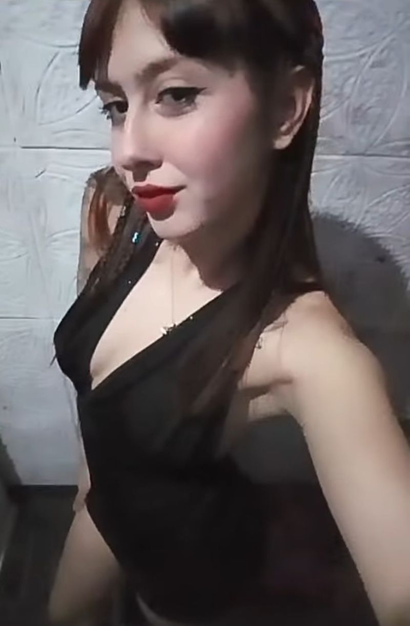 Kiara, 21
