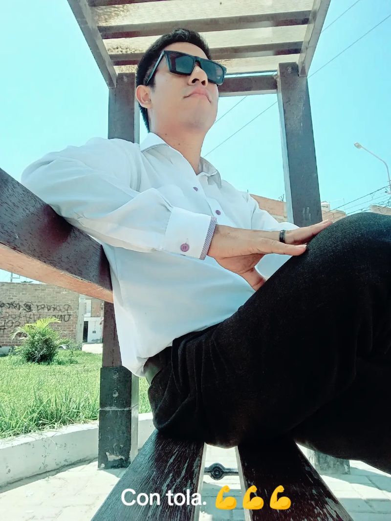 Luis, 37