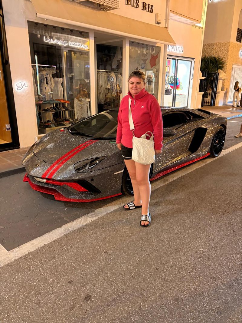 Nadia, 48