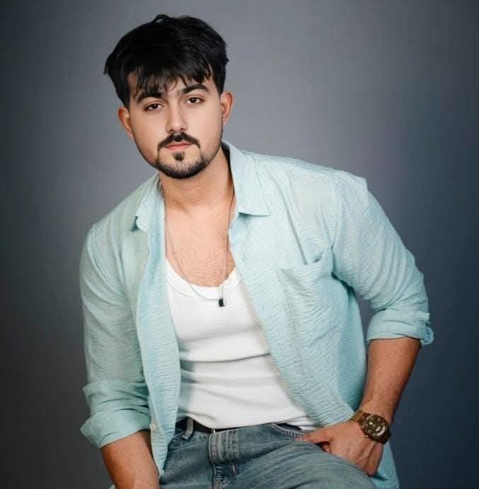 Leo, 23