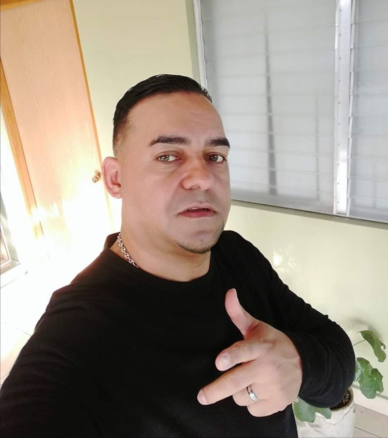 Jhonny, 48