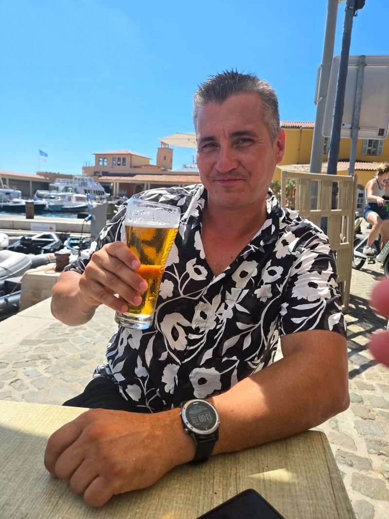 Lukasz, 42
