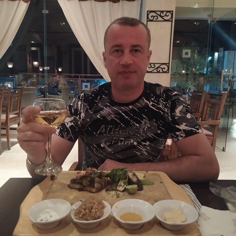 Владимир, 48