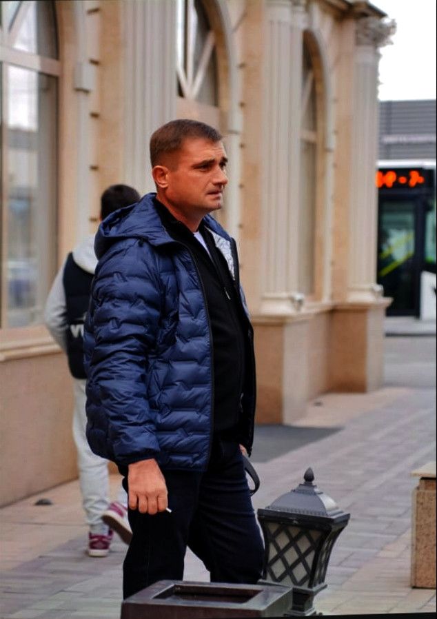 Саша, 48