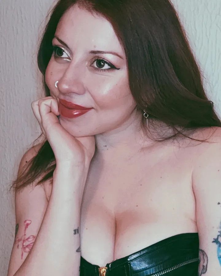 Martina, 36