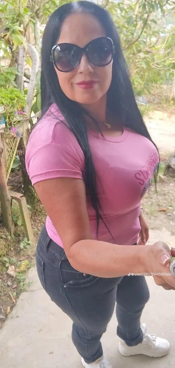 Alejandra, 47