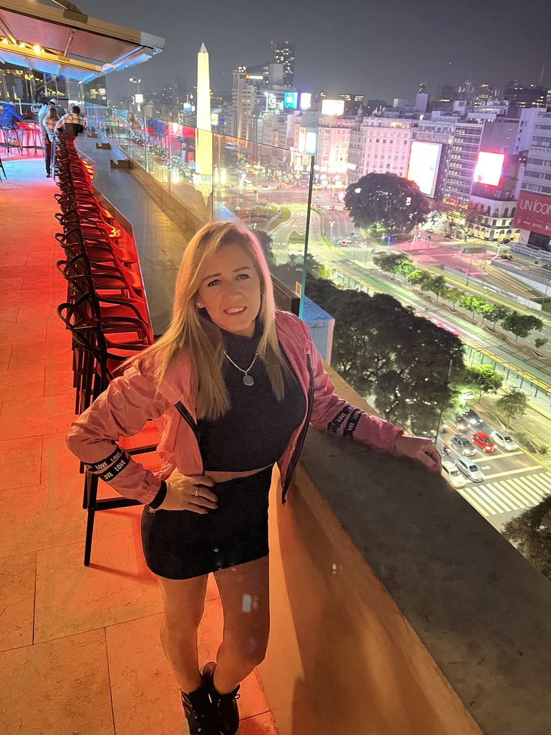 Claudia, 49