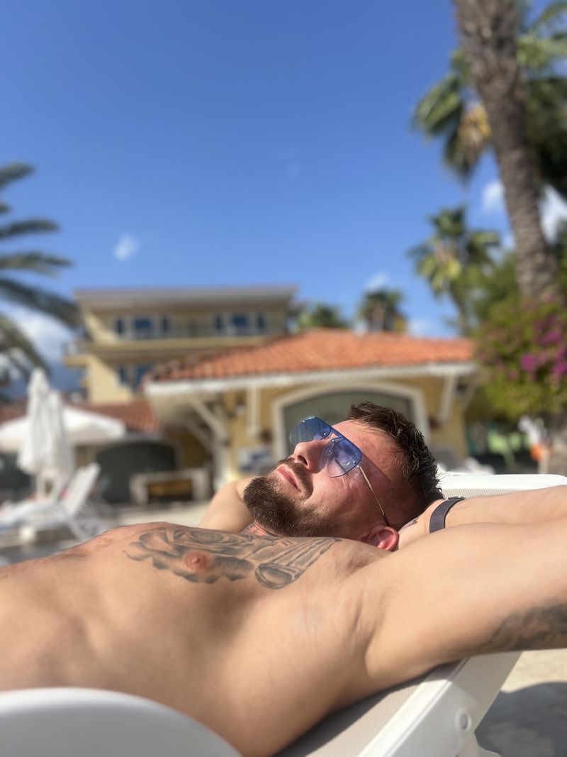 Marcello, 35