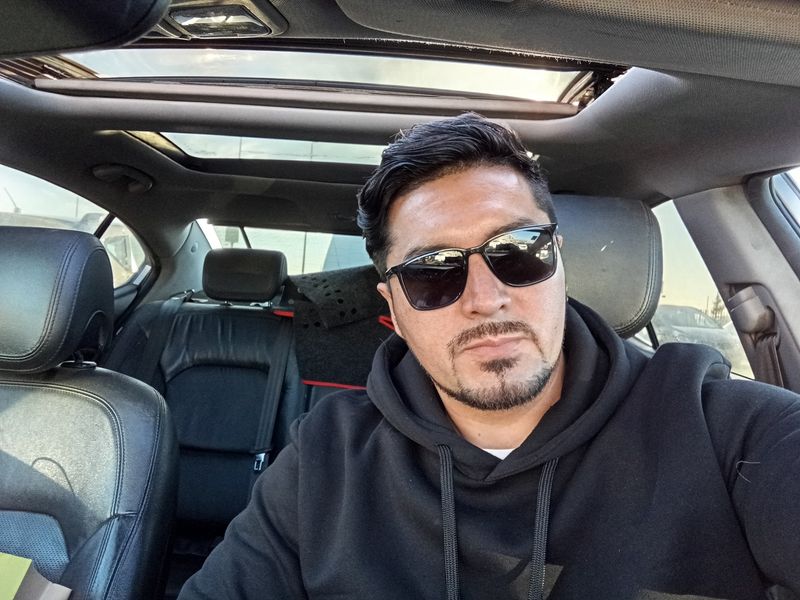 Leo, 42