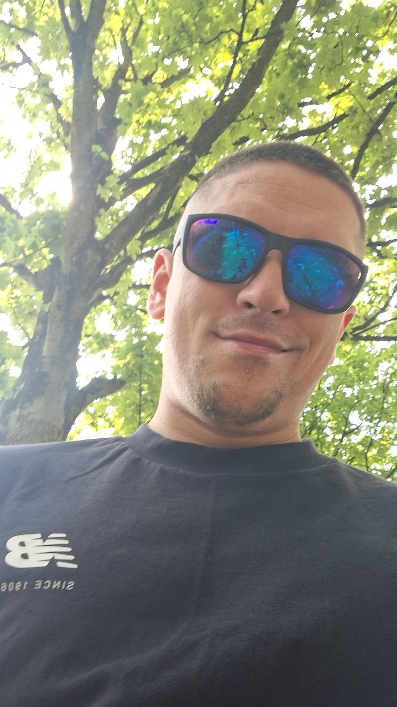 Kamil, 28