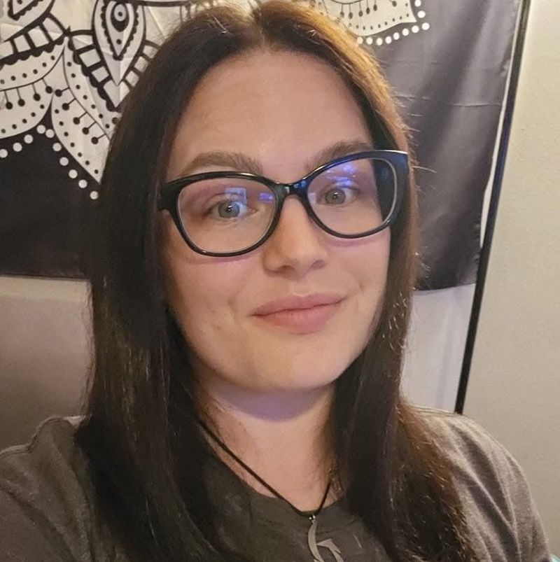 Emma, 32