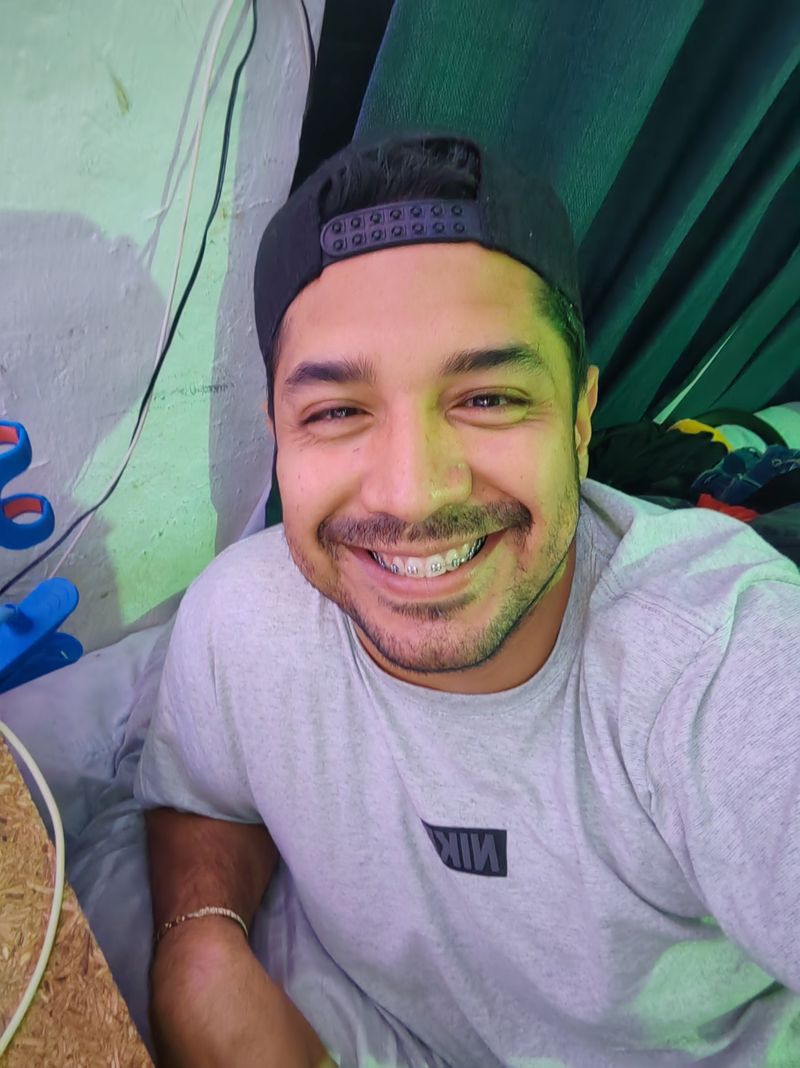 Alex, 33