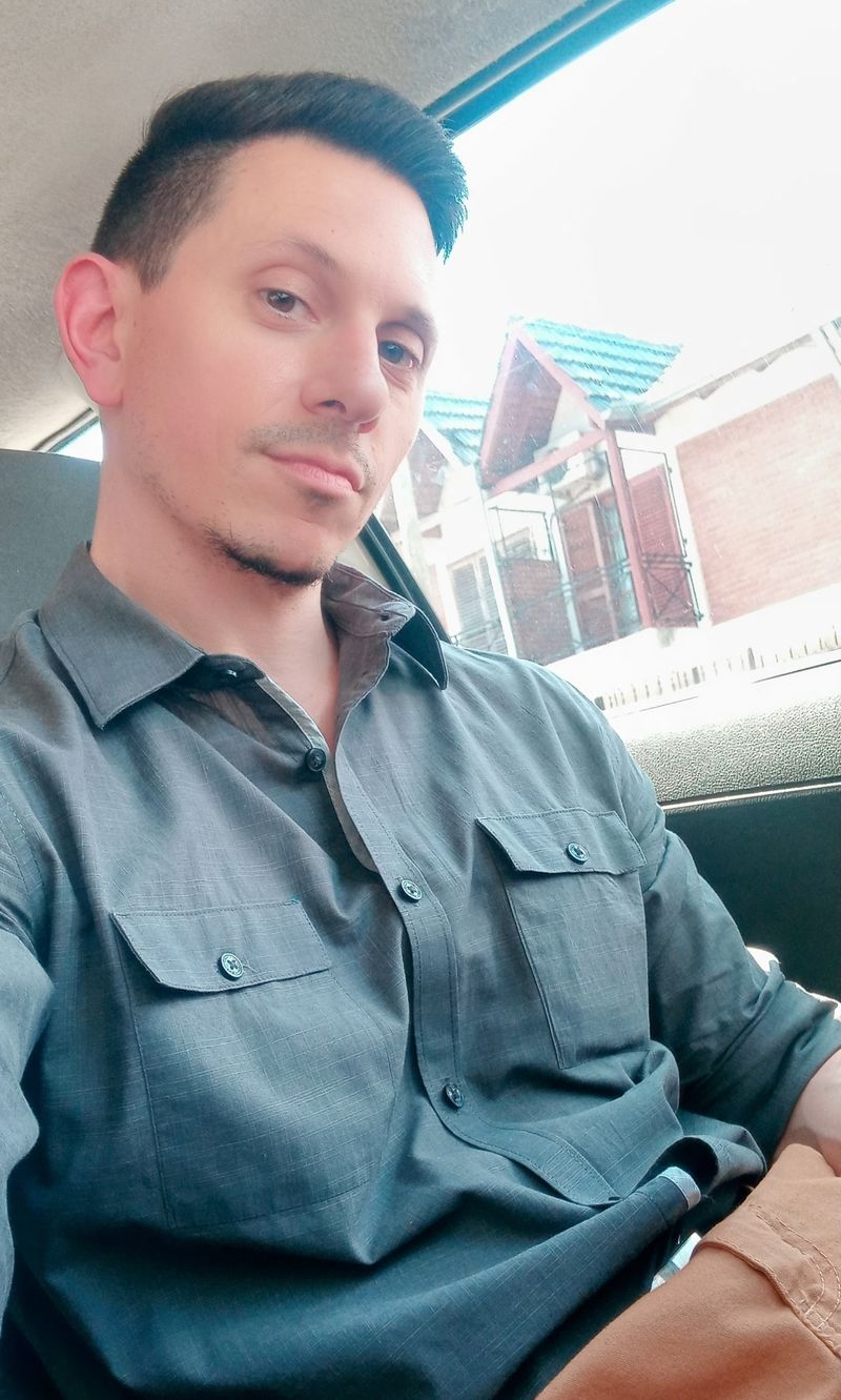 Emanuel, 40