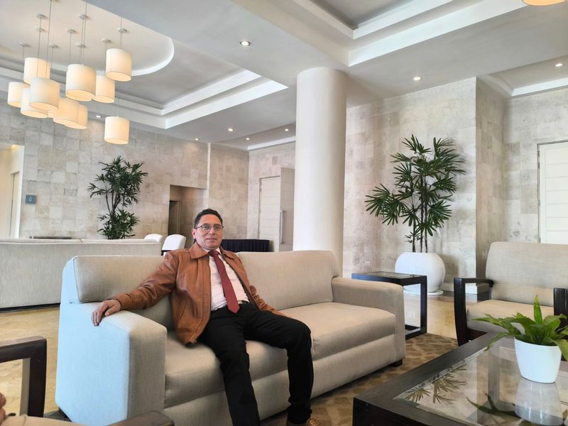 Vidal, 53